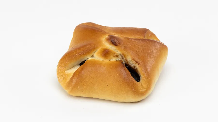 Koláč vázaný s povidlovou náplní